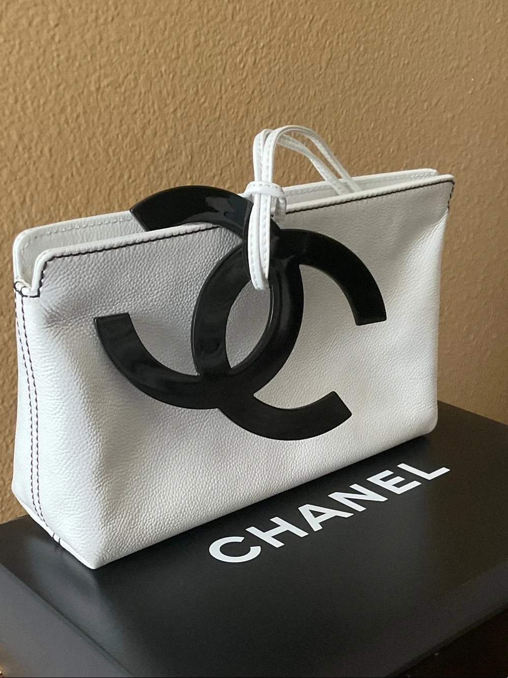 CHANEL White Caviar Black Resin CC Charm Zip Clutch